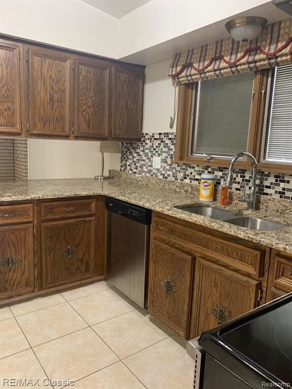 Building Photo - 43056 Devon Ln