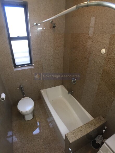 Building Photo - 664 W 163rd St
