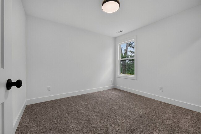 Building Photo - 241 Cripps Ln