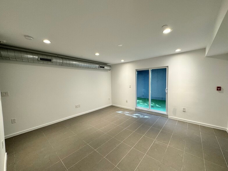 Building Photo - 1441 N 7th St