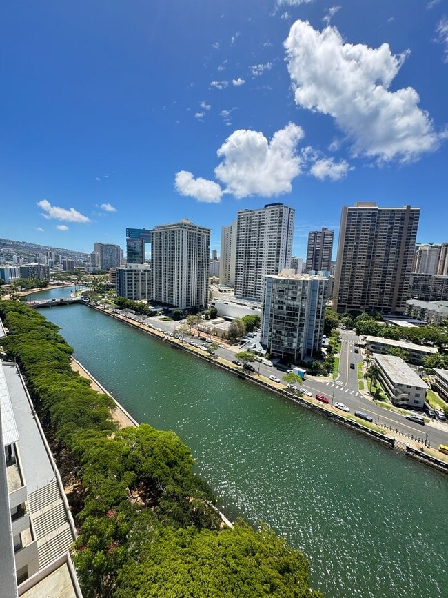 Building Photo - 1848 Kahakai Dr