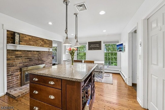 Building Photo - Single Family Home For Rent