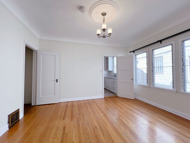 Building Photo - Curson Ave Apartments By The Grove