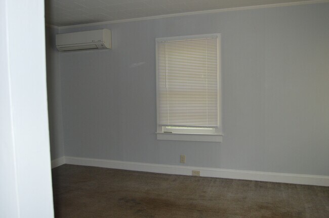 Building Photo - 516 Elam Ave
