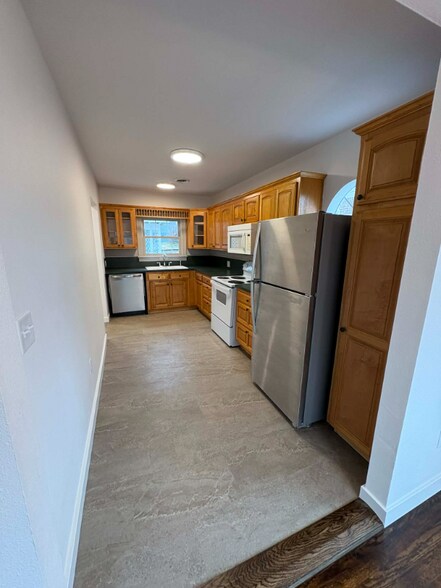 Building Photo - 6 Prospect Ave