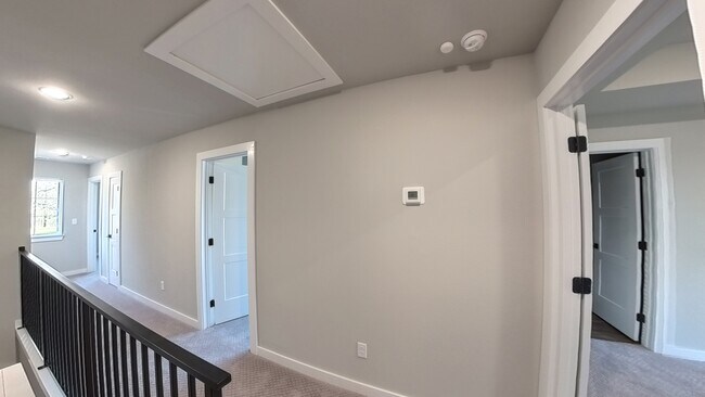 Building Photo - 507 W Fort Worth St