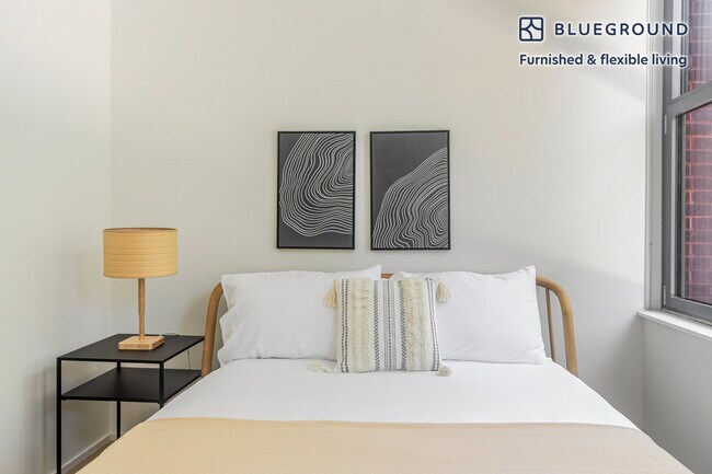 Building Photo - 955 Sterling Pl