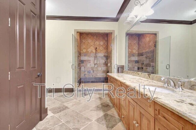 Building Photo - 250 Moss Creek Walk