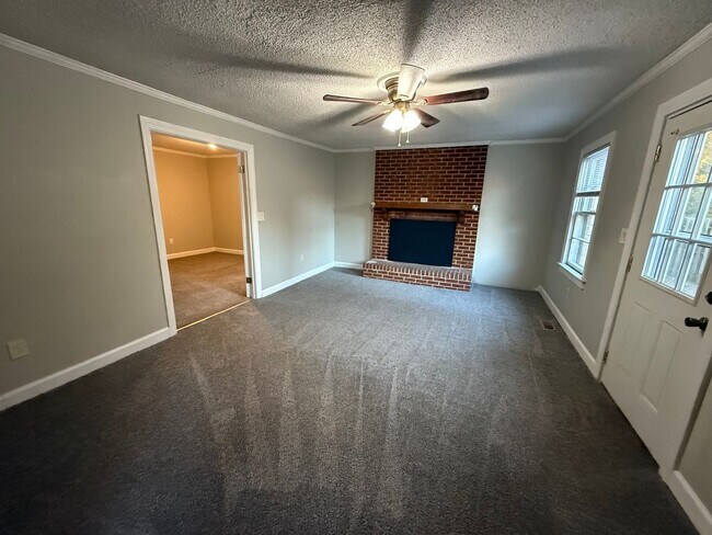 Building Photo - 208 Anderson St