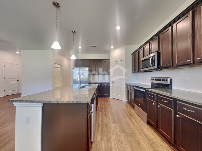 Building Photo - 309 Azore Way