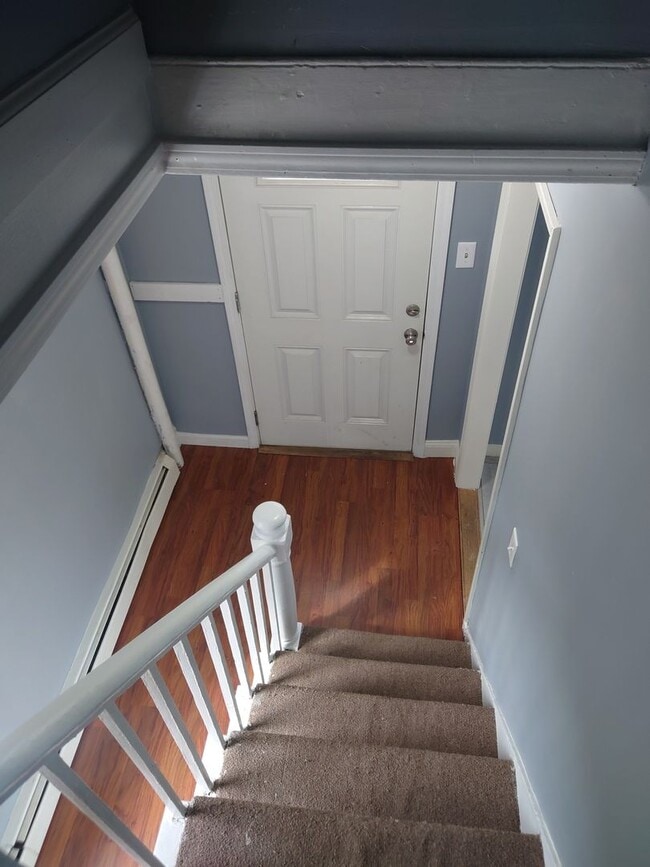 Building Photo - 2 Bedroom Single Cottage Family Home in Wo...