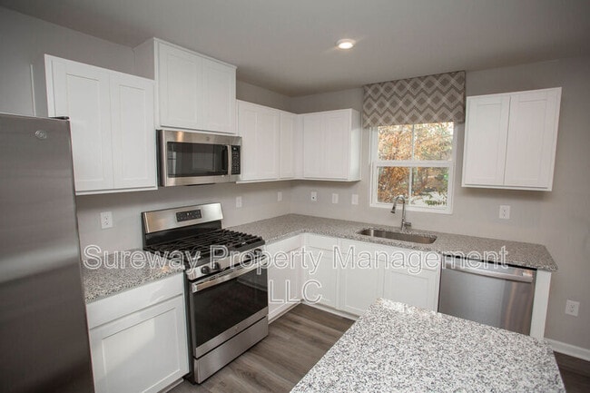 Building Photo - 2 Mulberry ln