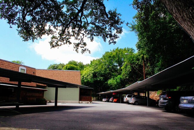 Building Photo - 1500 East Side Dr