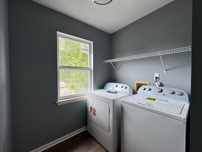 Building Photo - 1634 Pamela Lorraine Dr