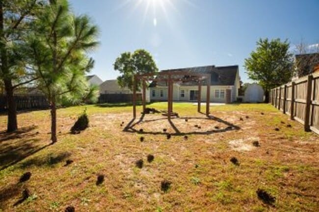Building Photo - 111 Harvest Moon Dr