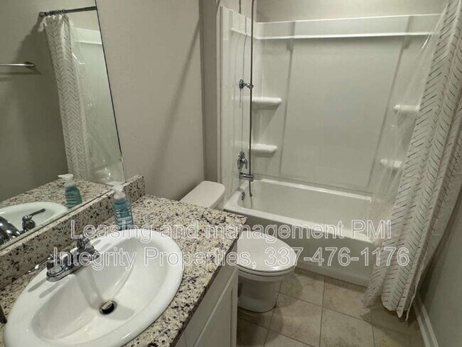 Building Photo - 113 S Lakepointe Dr