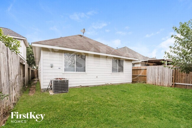 Building Photo - 19375 Strathmore Pl Ln