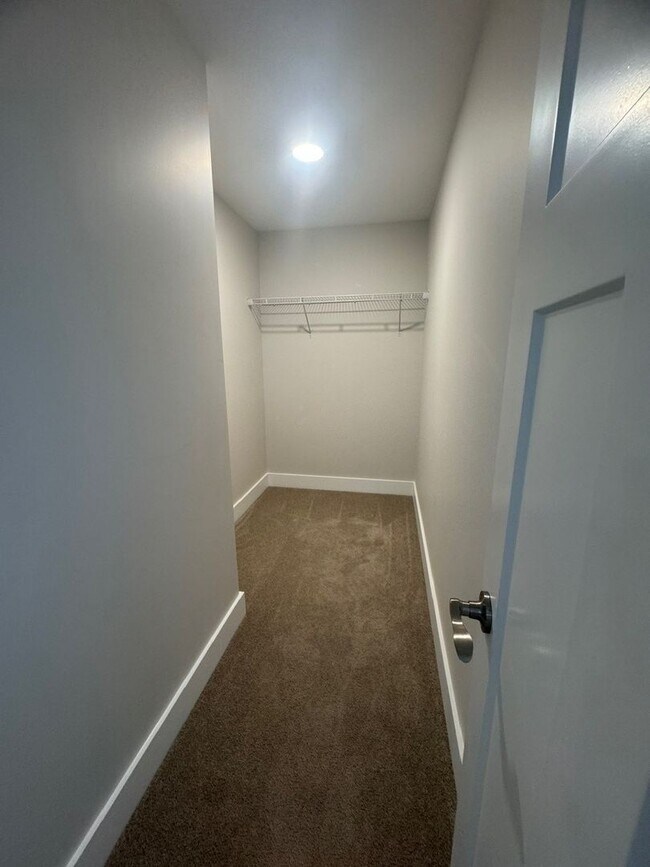 Building Photo - 311 Indigo Way