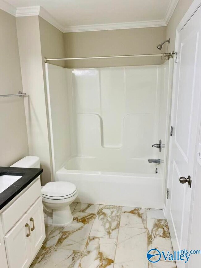 Building Photo - 2312 Pansy St SW