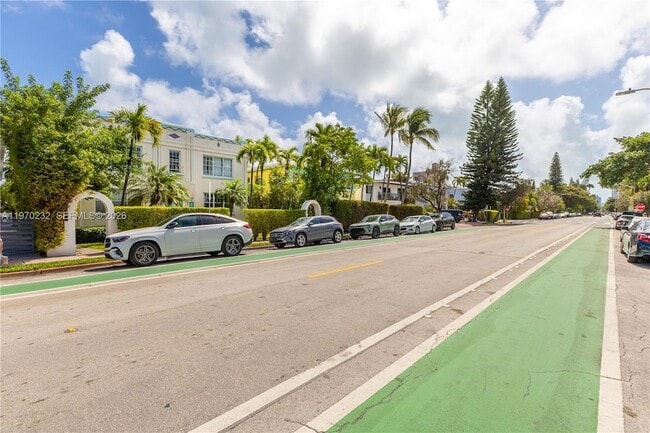 Building Photo - 1027 Euclid Ave