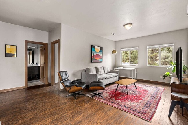 Building Photo - Beautiful 1-Bedroom ADU in Wood River Village – Walk to the River & Old Mill