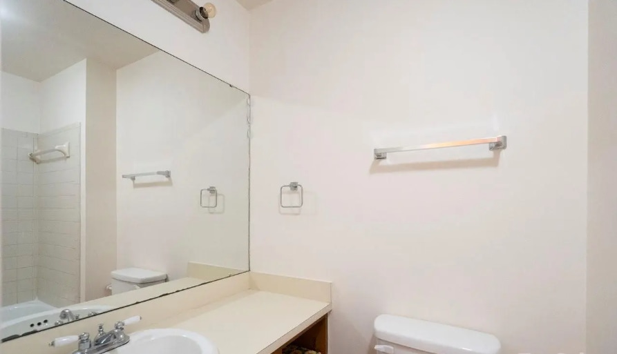 Building Photo - 1227 Rollins Ave