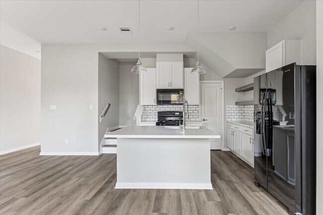 Building Photo - Brand New Construction Clark Meadows