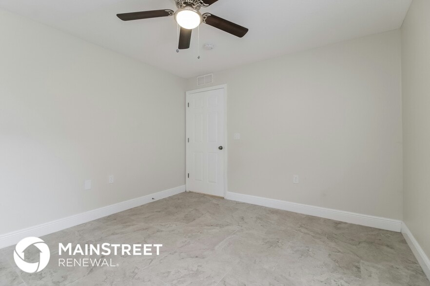 Building Photo - 312 Oak St