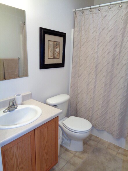 Building Photo - 209 Long Island Ave