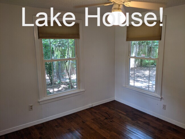 Building Photo - 7472 Love Cir