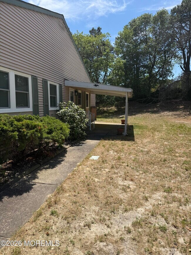 Building Photo - 12 Juniper Ln