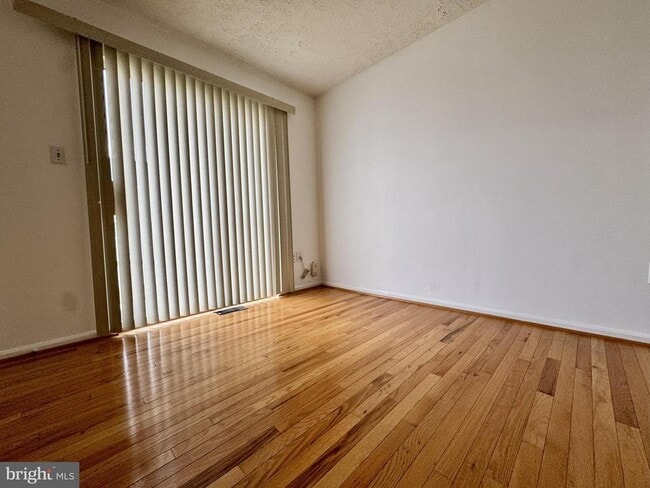 Building Photo - 16318 Brooktrail Ct