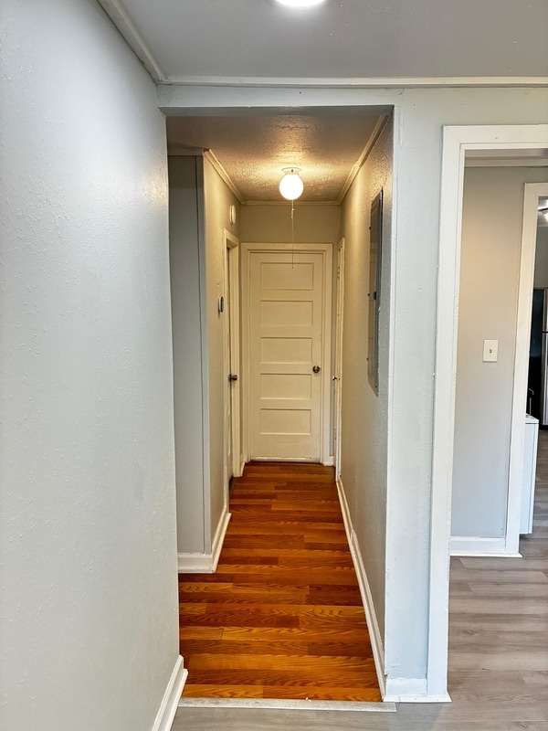 Building Photo - 314 Celery Ave S