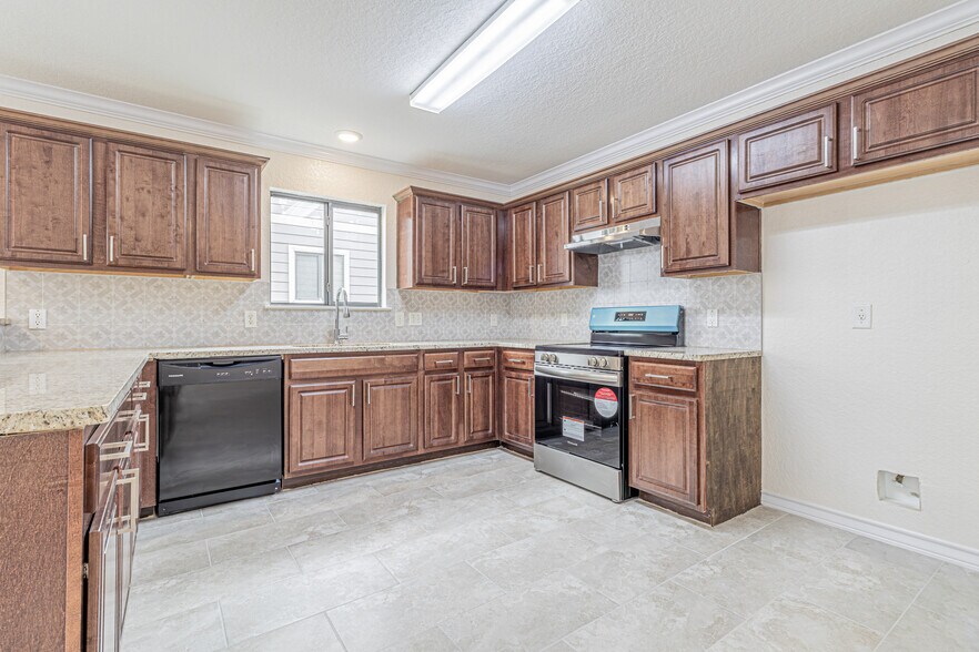 Building Photo - 11427 Creek Eagle