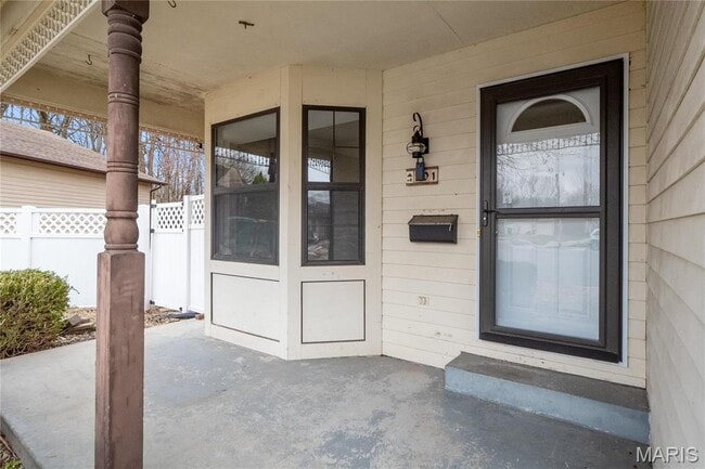 Building Photo - 701 Oak Hollow Ct