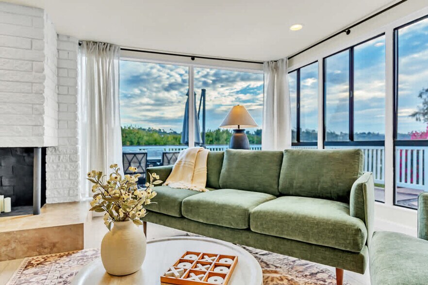 Building Photo - 4853 Twain Ave