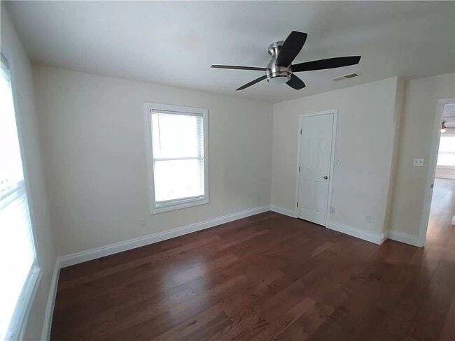Building Photo - 1705 Singleton Ave