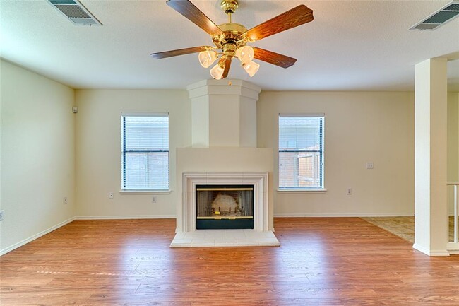 Building Photo - 6433 Tara Dr