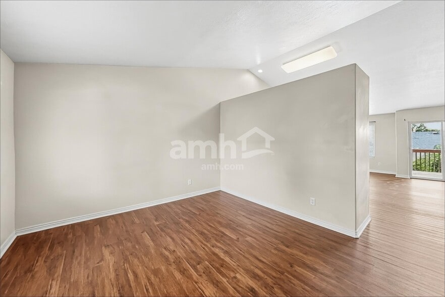 Building Photo - 2530 Cimmaron Dr