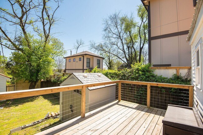 Building Photo - Located in the heart of Cleveland Park, this charming home has it all!