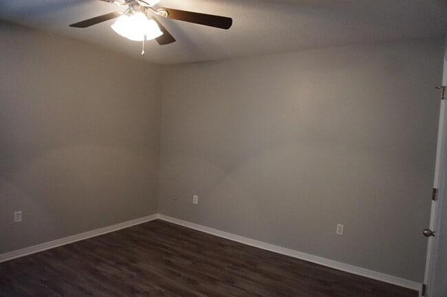 Building Photo - 129 Oak Terrace Dr