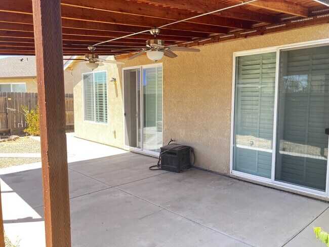 Building Photo - Modern 3-Bedroom, 2-Bath Home with Window ...