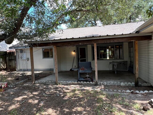 Building Photo - 19603 Southaven Dr