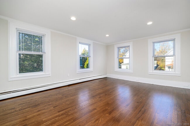 Building Photo - 6 Fremont Pl