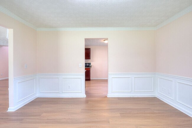 Building Photo - 665 Walnut Creek Dr NW
