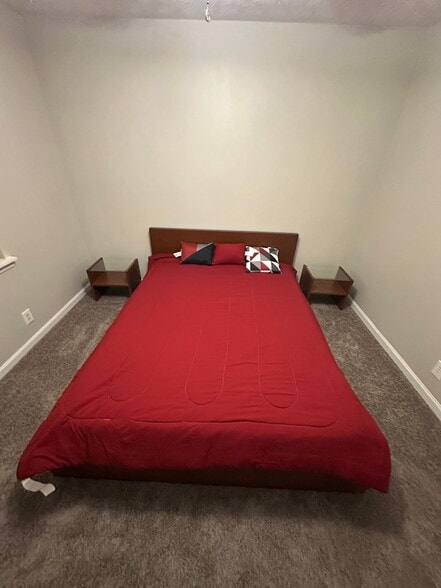 Building Photo - 1 Rainbow Dr