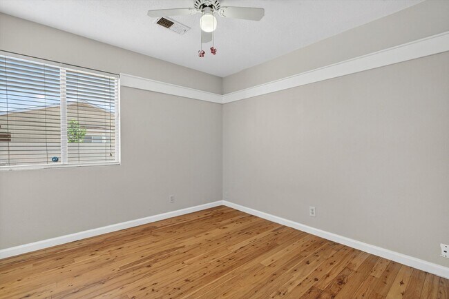 Building Photo - 2413 Agua Fria Dr NE