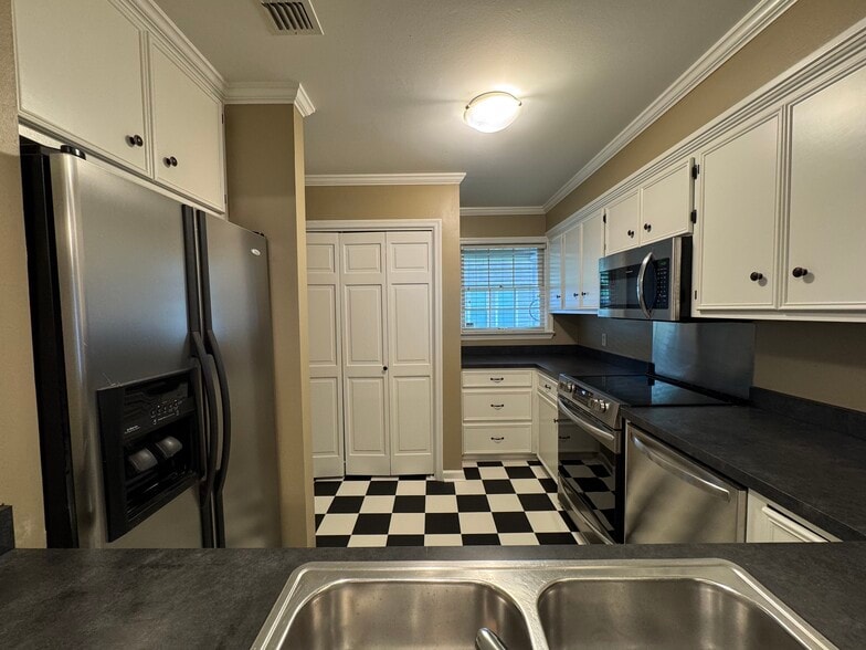 Kitchen (2) - 7510 Indiana Ave