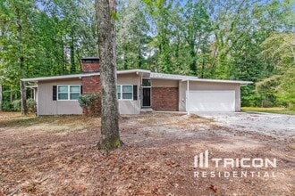 Building Photo - 2087 Meadowbrook Dr SW