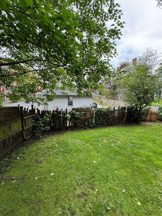 Building Photo - 3 Bed 9/1 BRIGHTON